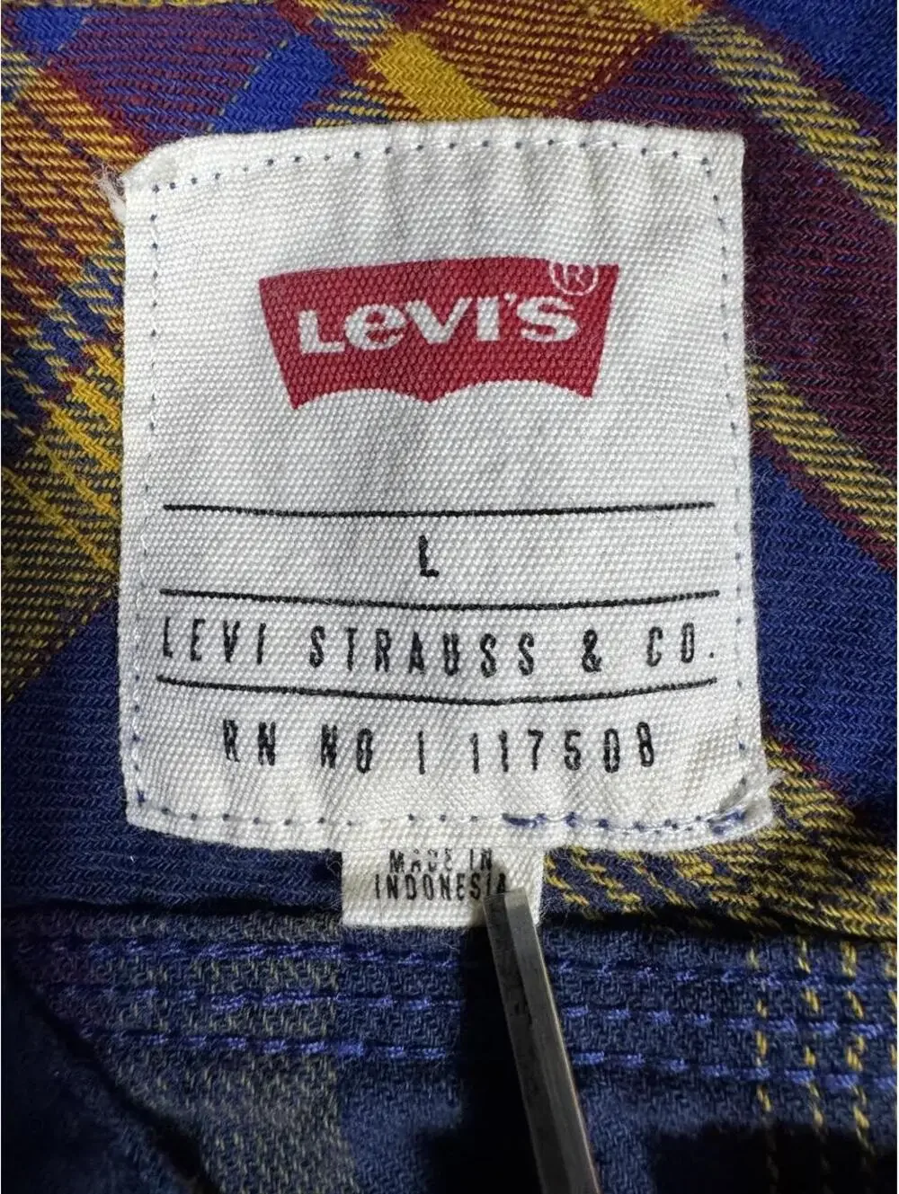 Levi’s Plaid Flannel Shirt Men’s Large Navy Mustard Burgundy Long Sleeve
